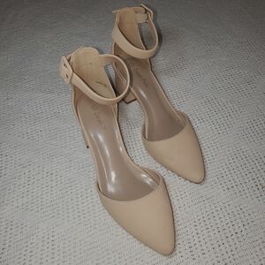 Elegant Nude Ankle Strap Heels Womens Size 9.5